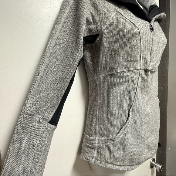 Lululemon base runner 1/2 off-center zip pockets black grey pattern - Picture 3 of 11